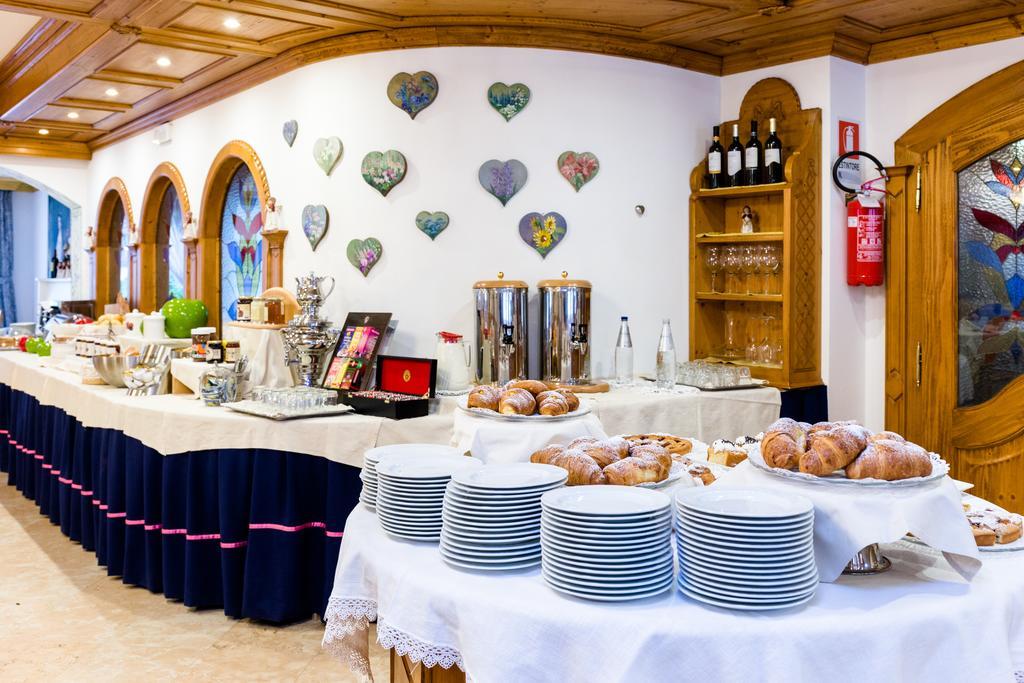 Hotel Vienna San Martino Di Castrozza Εξωτερικό φωτογραφία