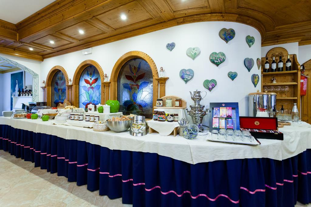 Hotel Vienna San Martino Di Castrozza Εξωτερικό φωτογραφία