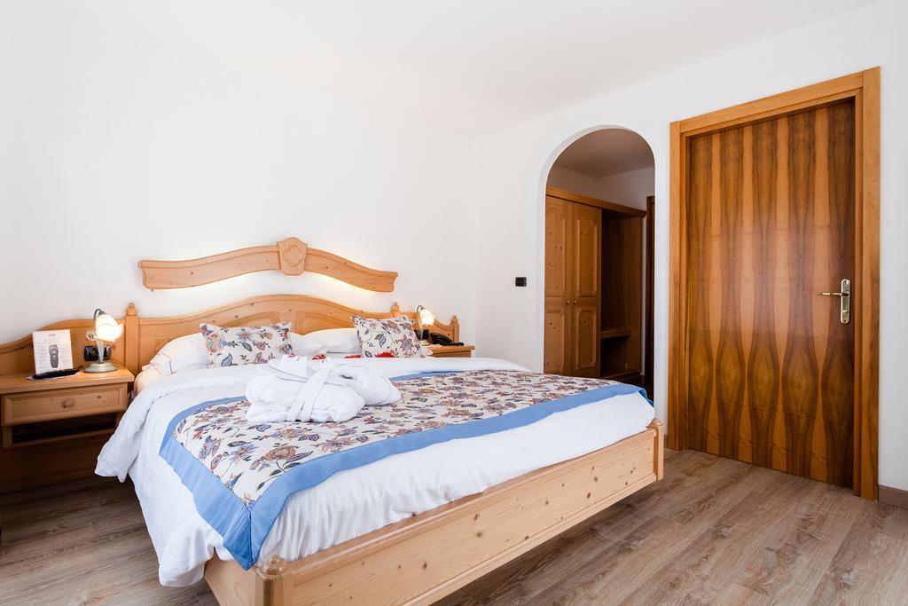 Hotel Vienna San Martino Di Castrozza Εξωτερικό φωτογραφία